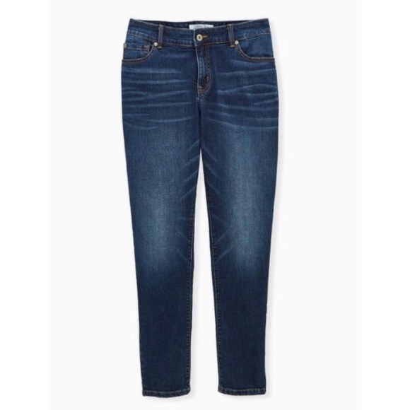 🆕 Boyfriend Straight Vintage Stretch Mid Rise Jean 16 S Short NWT Torrid New! - Picture 5 of 6